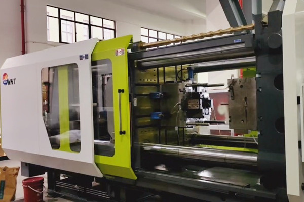 大型伺服節(jié)能注塑機(jī)高效運(yùn)行秘訣!這幾點(diǎn)不容忽視